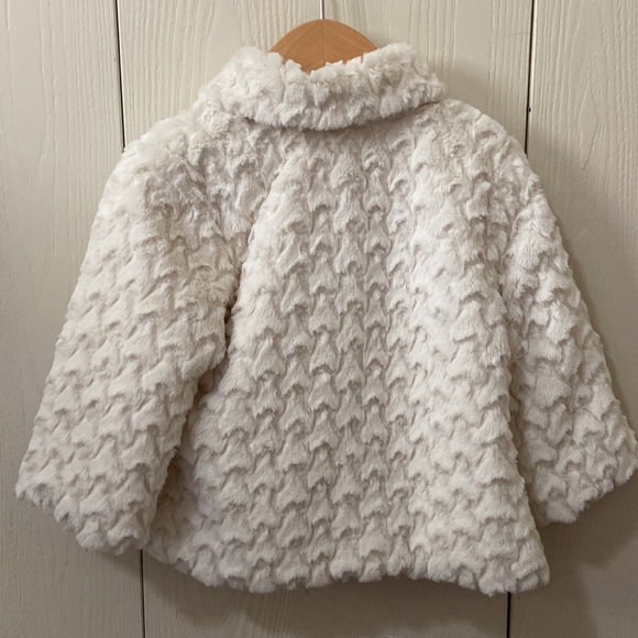 The Children’s Place Off-White Faux Fur Coat and Hat - Picture 8 of 9
